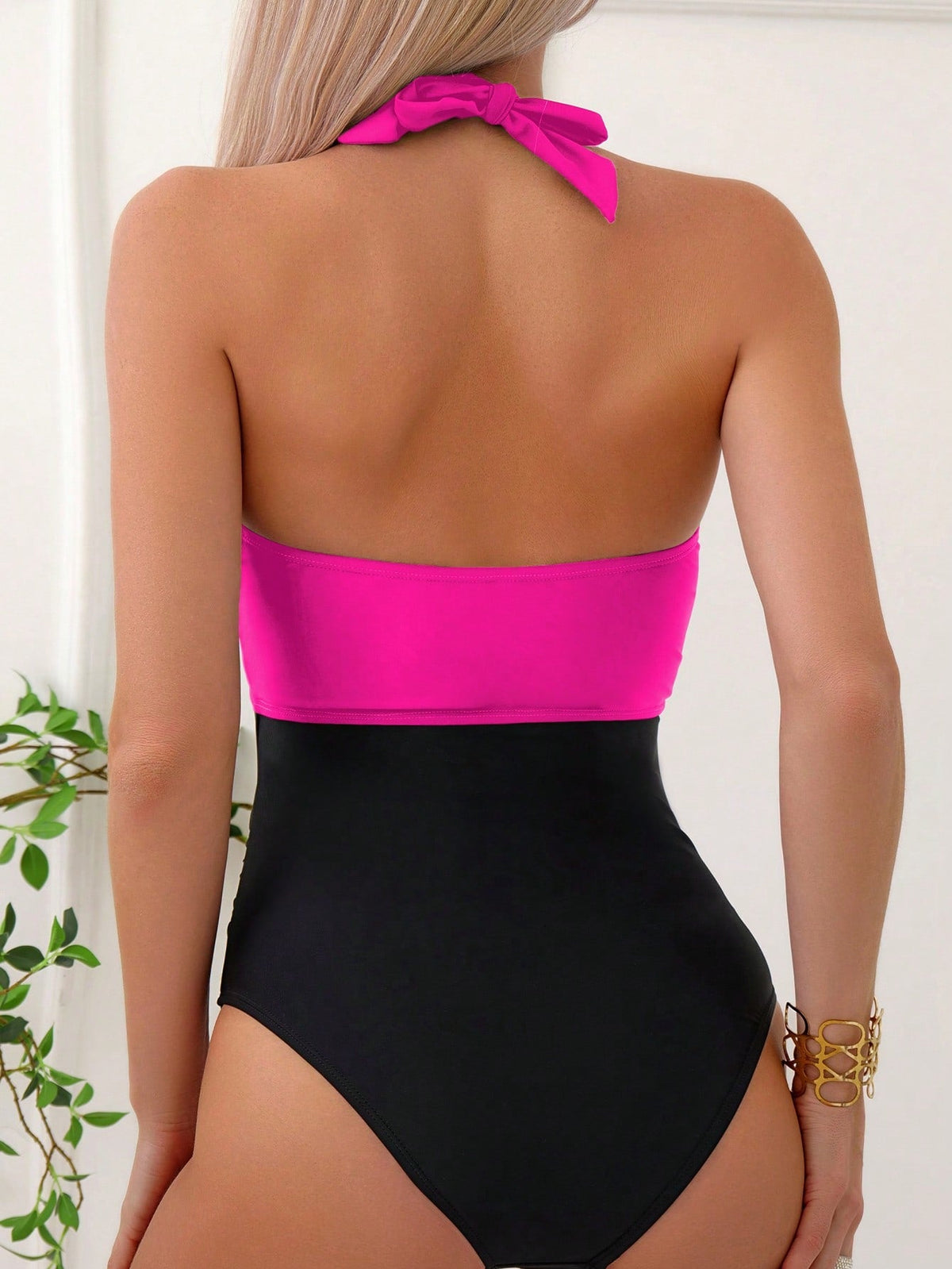 Costume intero bicolore con nodo frontale halter