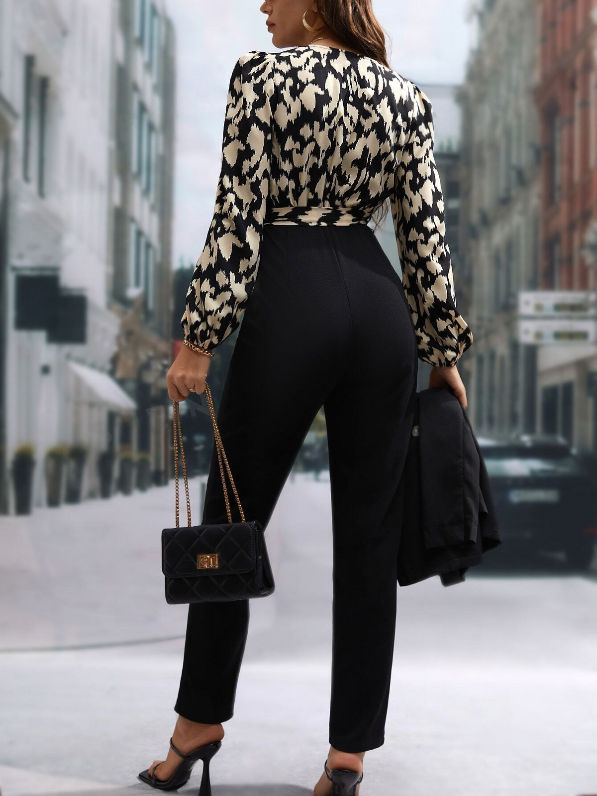 Jumpsuit con stampa grafica incrociato con cintura